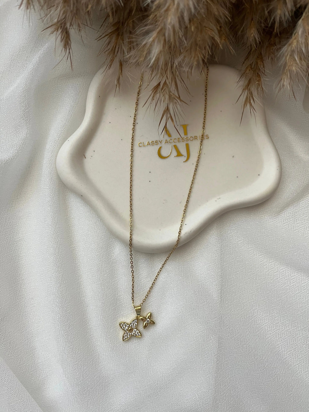 Clover Bloom Halskette Adore Ani Jewelry