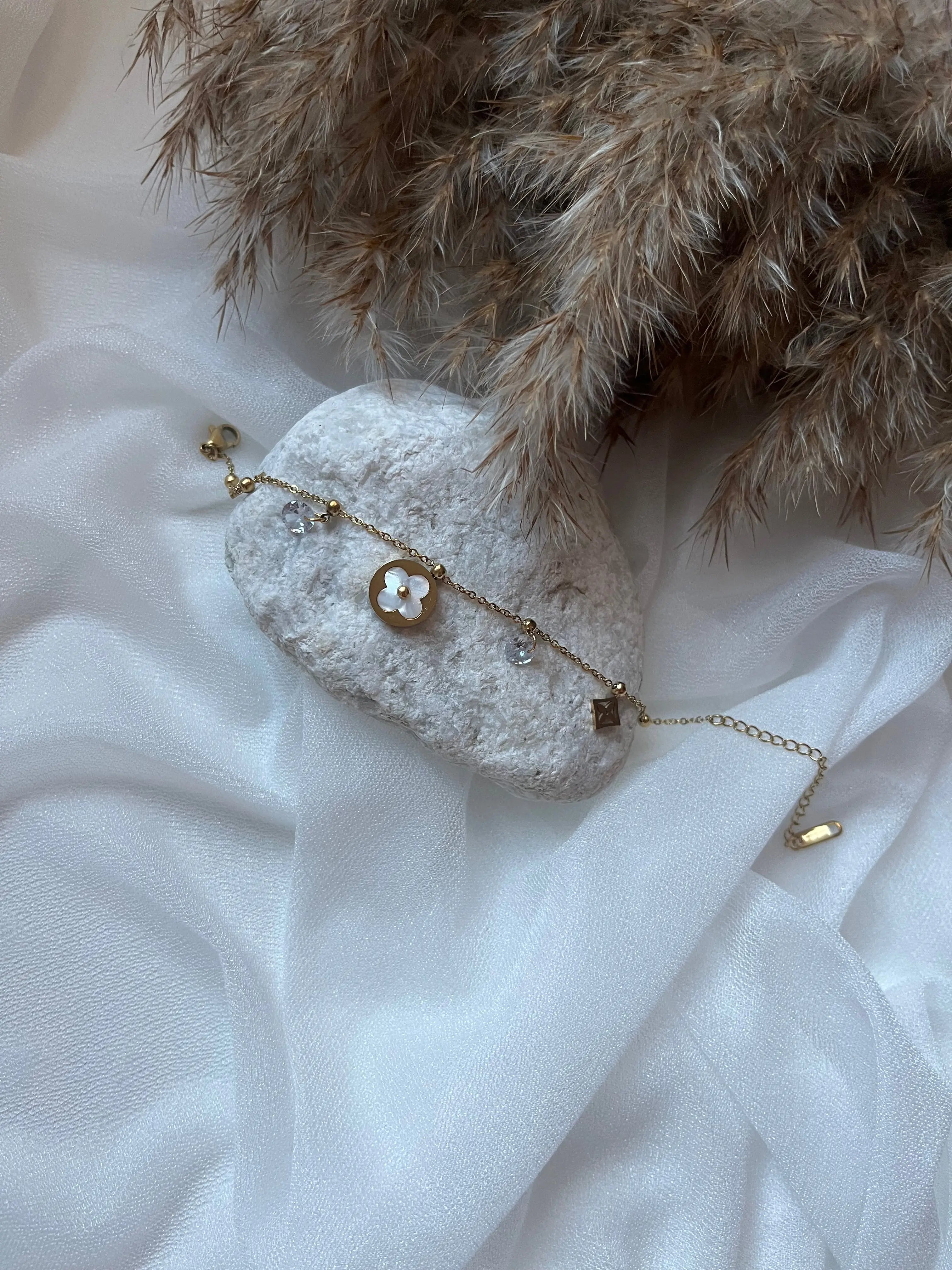 Elegance Blossom Armband Adore Ani Jewelry