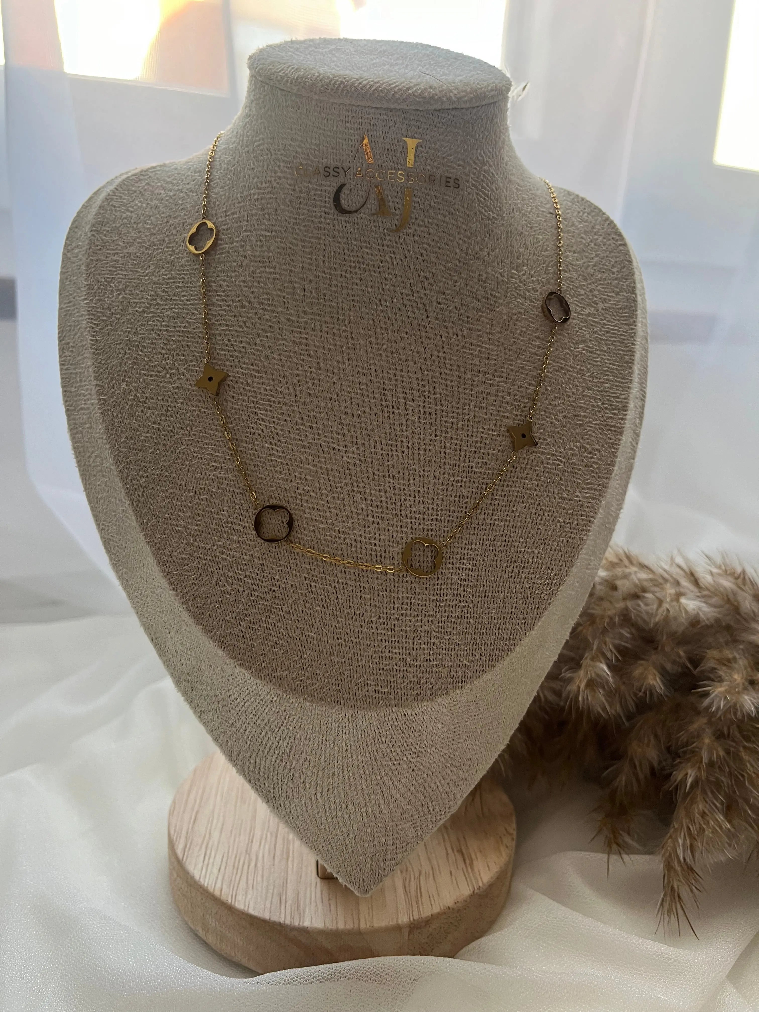 Golden Clover Harmony Halskette Adore Ani Jewelry