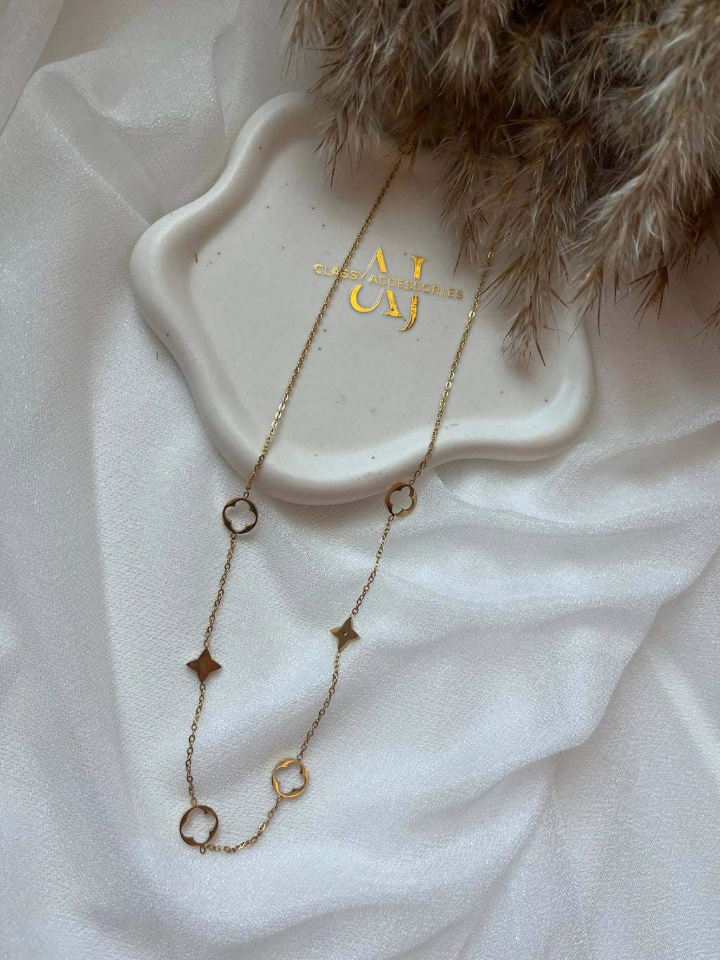 Golden Clover Harmony Halskette Adore Ani Jewelry