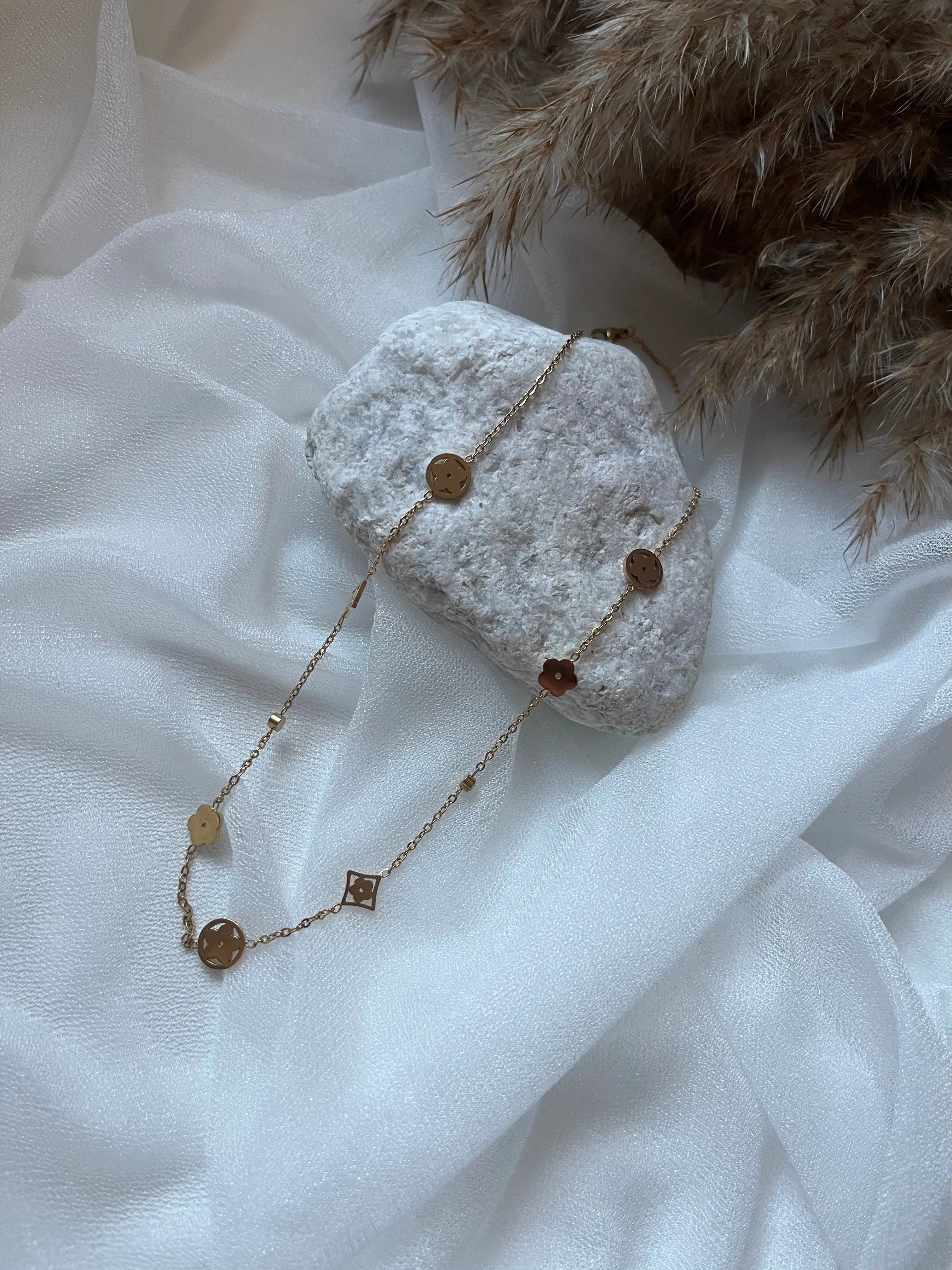 Golden Symphony Halskette Adore Ani Jewelry